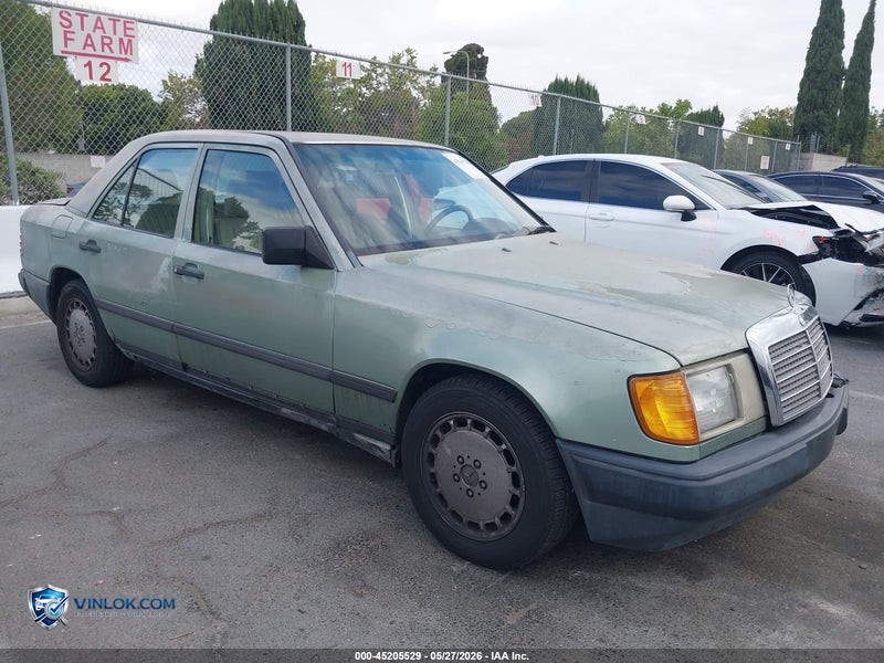 1987 MERCEDES-BENZ 260 E – Lot 45205529 auction photo