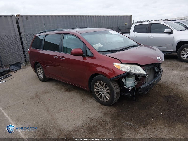 2015 TOYOTA SIENNA XLE PREMIUM 8 PASSENGER – Lot 45209174 auction photo