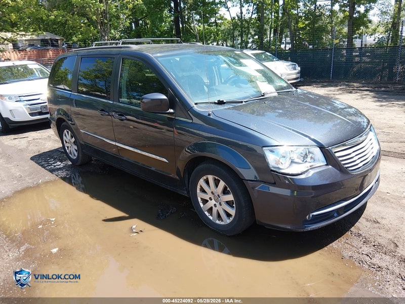 2013 CHRYSLER TOWN & COUNTRY TOURING – Lot 45224092 auction photo