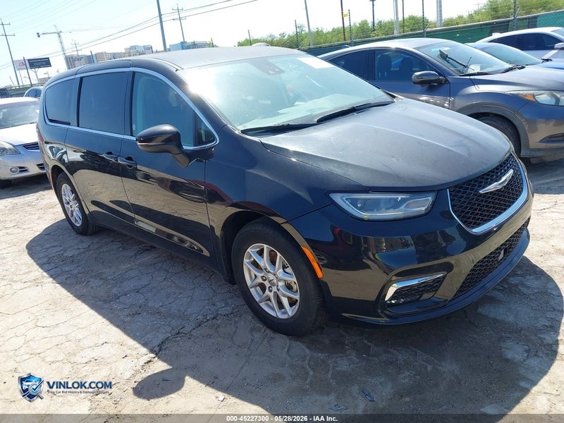 2023 CHRYSLER PACIFICA TOURING L – Lot 45227300 auction photo