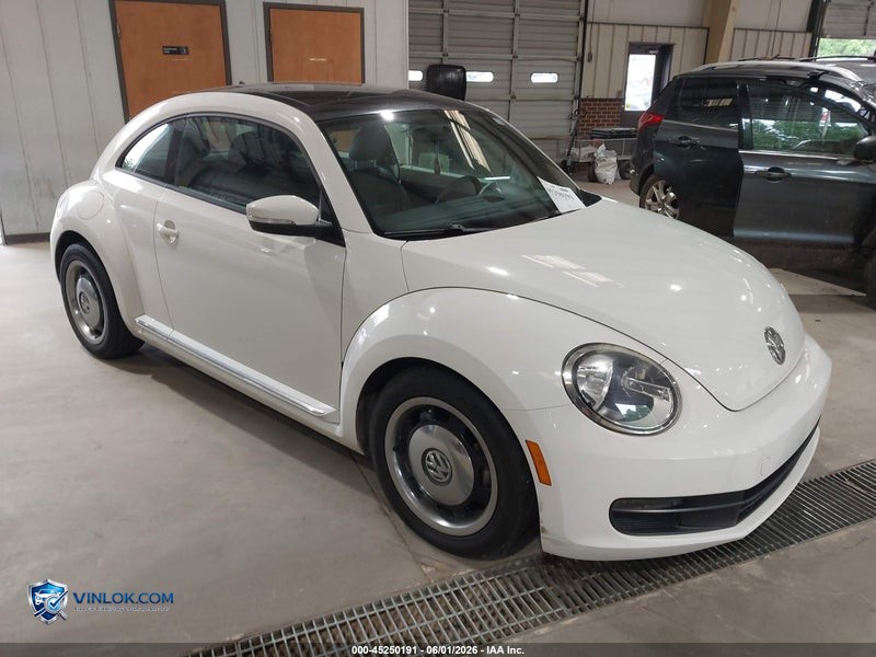 2013 VOLKSWAGEN BEETLE 2.5L – Lot 45250191 auction photo