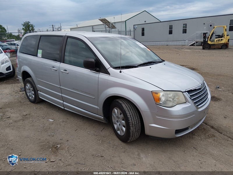 2010 CHRYSLER TOWN & COUNTRY LX – Lot 45251641 auction photo