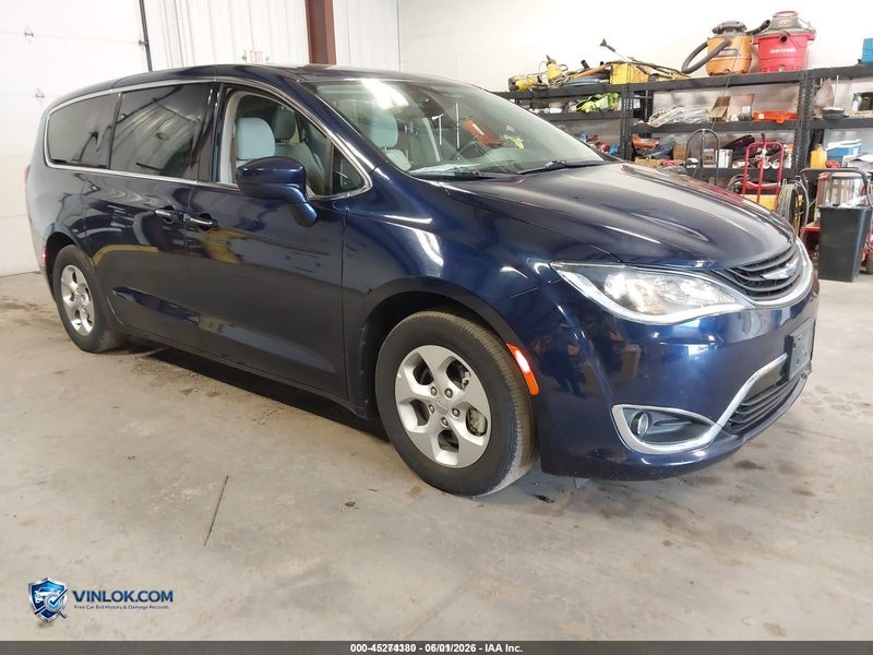 2018 CHRYSLER PACIFICA HYBRID TOURING PLUS – Lot 45274380 auction photo