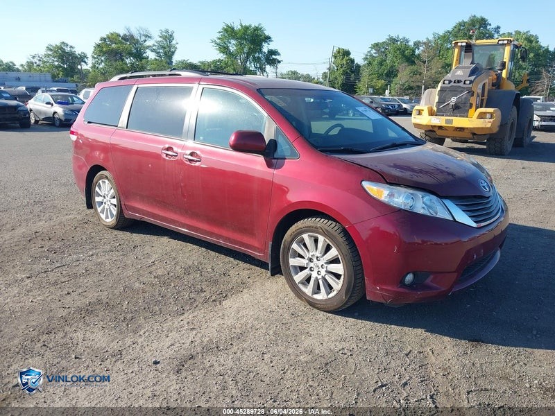 2011 TOYOTA SIENNA XLE – Lot 45289728 auction photo