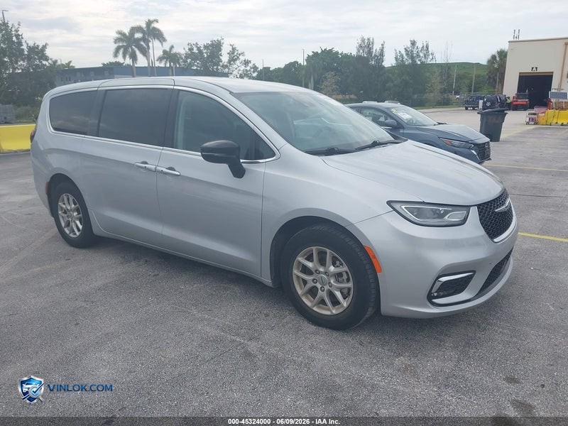 2024 CHRYSLER PACIFICA TOURING L – Lot 45324000 auction photo