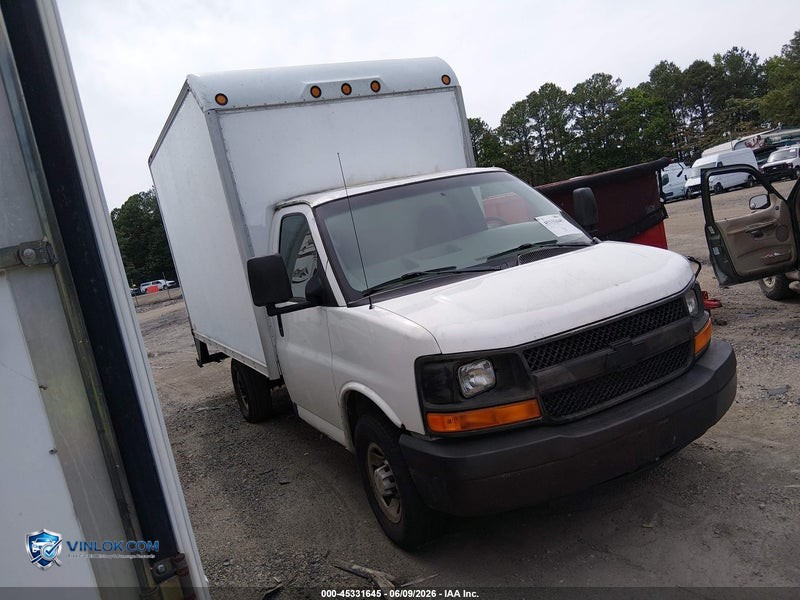 2004 CHEVROLET EXPRESS CUTAWAY   – Lot 45331645 auction photo
