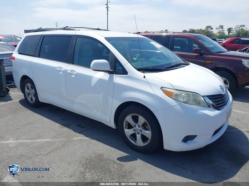 2011 TOYOTA SIENNA LE V6 – Lot 45333760 auction photo