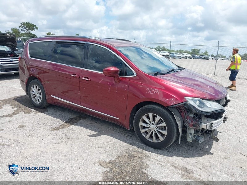2019 CHRYSLER PACIFICA TOURING L – Lot 45344685 auction photo
