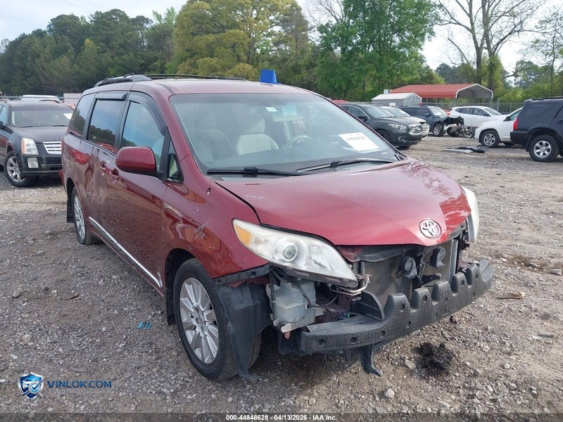 2013 TOYOTA SIENNA – Lot 44848628 auction photo