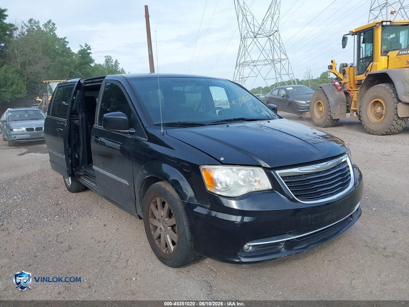 2014 CHRYSLER TOWN & COUNTRY S – Lot 45351020 auction photo