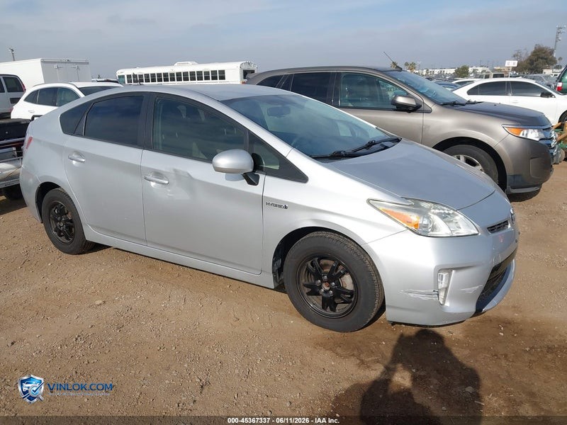 2014 TOYOTA PRIUS THREE – Lot 45367337 auction photo