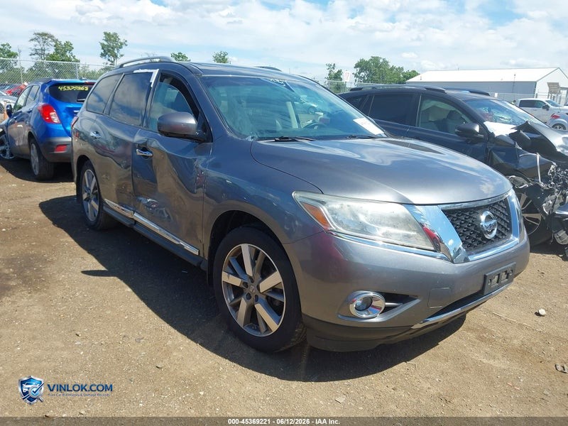 2015 NISSAN PATHFINDER PLATINUM – Lot 45369221 auction photo