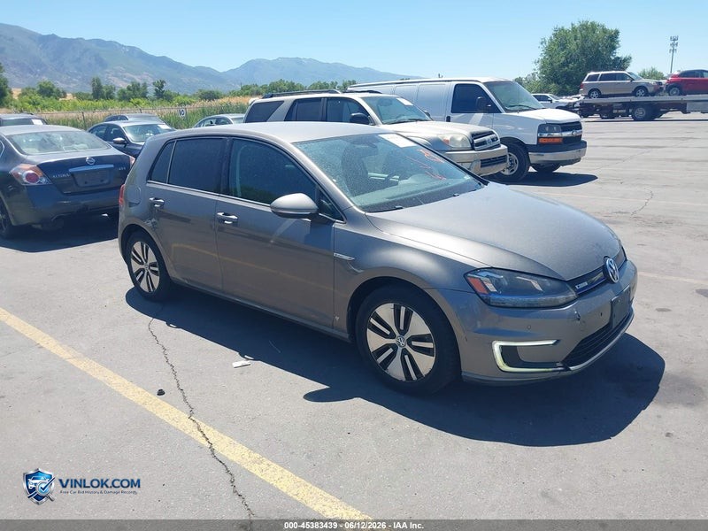 2015 VOLKSWAGEN E-GOLF SEL PREMIUM – Lot 45383439 auction photo