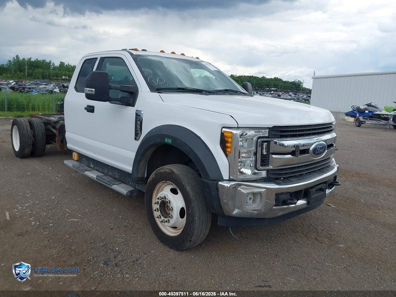 2017 FORD F-550 CHASSIS LARIAT/XL/XLT – Lot 45397511 auction photo
