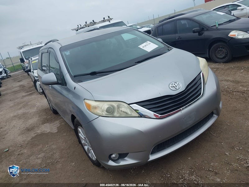 2012 TOYOTA SIENNA LE V6 8 PASSENGER – Lot 45402126 auction photo