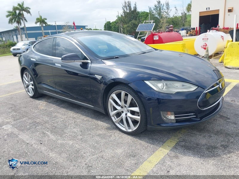 2013 TESLA MODEL S PERFORMANCE – Lot 45440597 auction photo