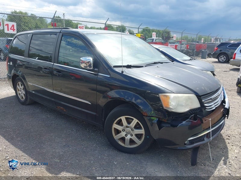 2012 CHRYSLER TOWN & COUNTRY TOURING-L – Lot 45442037 auction photo