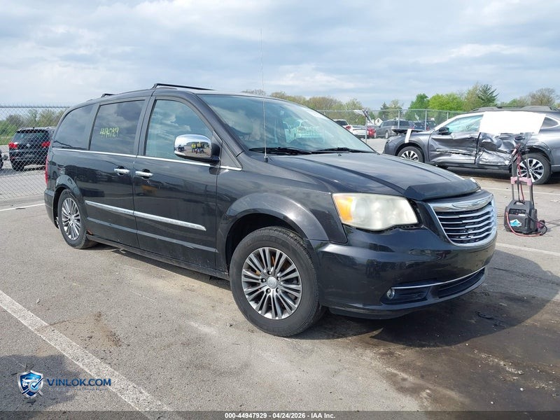2014 CHRYSLER TOWN & COUNTRY – Lot 44947929 auction photo