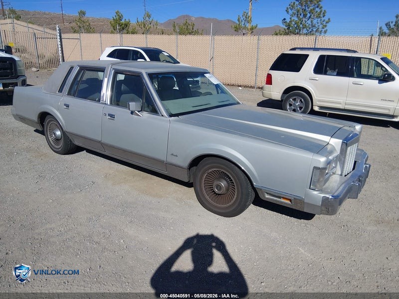 1986 LINCOLN TOWN CAR – Lot 45040591 auction photo