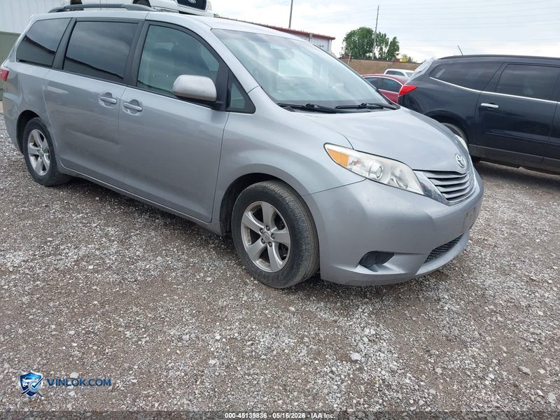 2016 TOYOTA SIENNA – Lot 45139836 auction photo