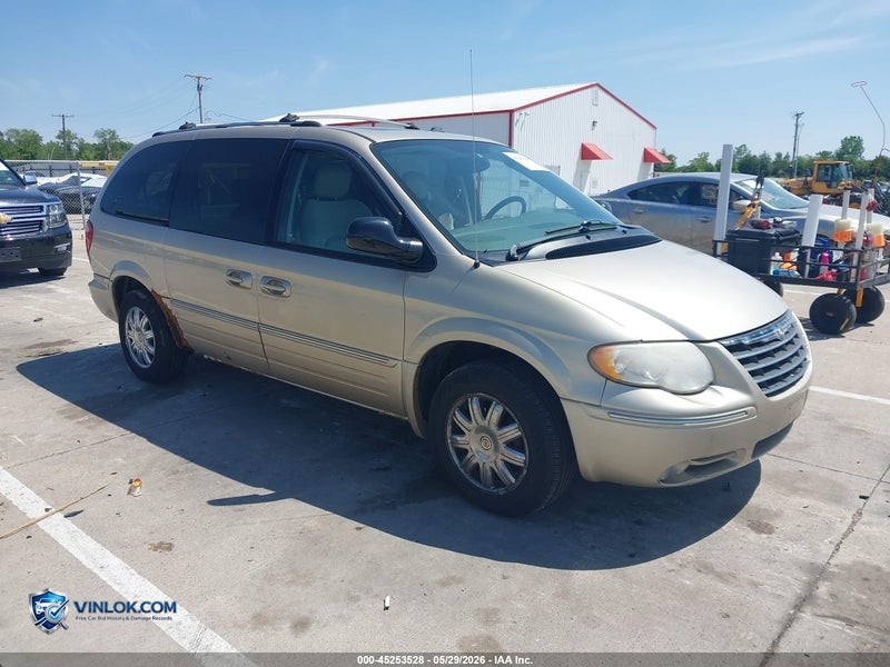 2005 CHRYSLER TOWN & COUNTRY – Lot 45253528 auction photo