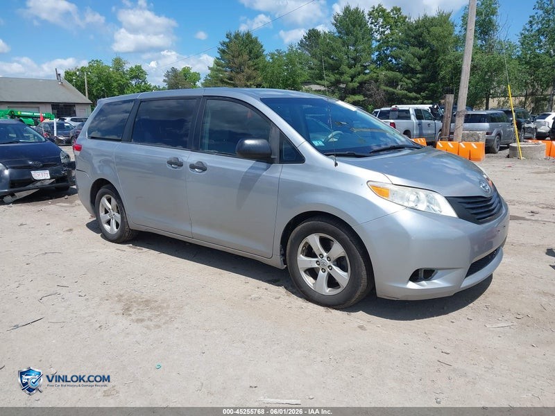 2013 TOYOTA SIENNA – Lot 45255768 auction photo