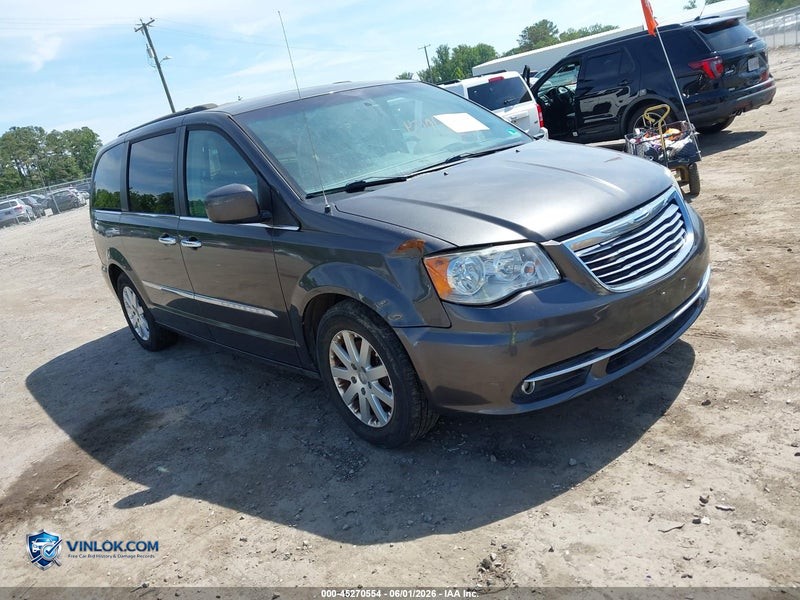 2015 CHRYSLER TOWN & COUNTRY – Lot 45270554 auction photo