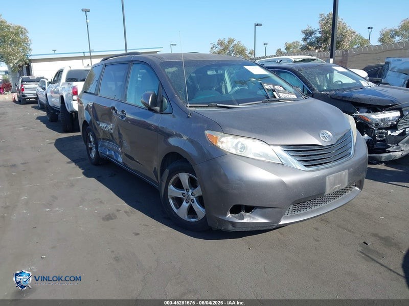 2013 TOYOTA SIENNA – Lot 45281675 auction photo