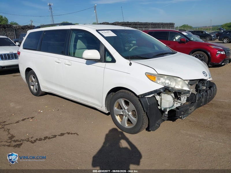2014 TOYOTA SIENNA – Lot 45302077 auction photo