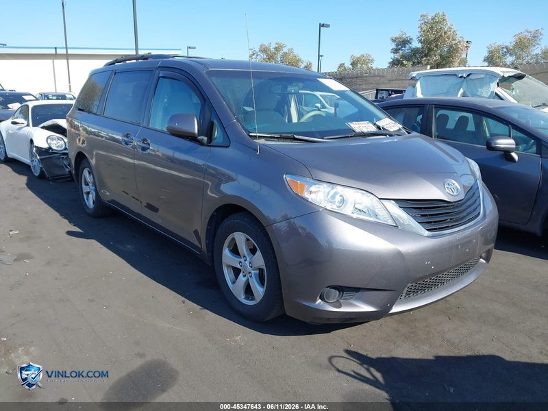 2012 TOYOTA SIENNA – Lot 45347643 auction photo