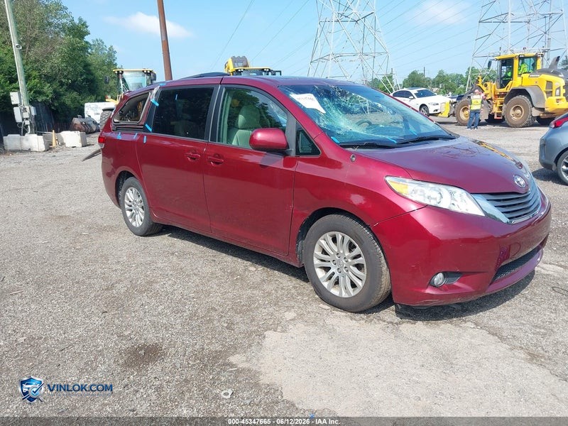 2013 TOYOTA SIENNA – Lot 45347665 auction photo