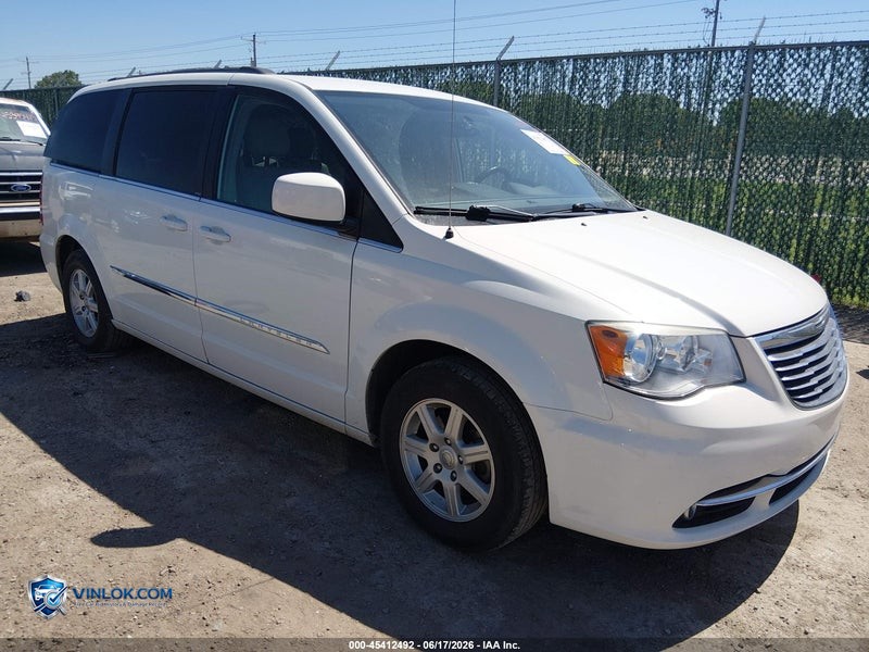 2012 CHRYSLER TOWN & COUNTRY – Lot 45412492 auction photo